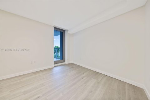 Condo in Miami Beach, Florida, 2 bedrooms № 2031002 - photo 18