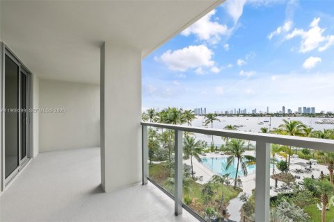 Condo in Miami Beach, Florida, 2 bedrooms № 2031002 - photo 7