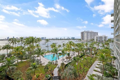 Condo in Miami Beach, Florida, 2 bedrooms № 2031002 - photo 8