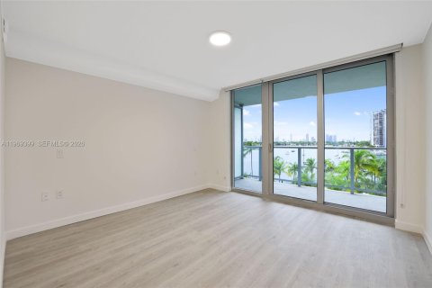 Condo in Miami Beach, Florida, 2 bedrooms № 2031002 - photo 12