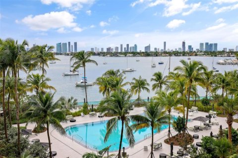 Condo in Miami Beach, Florida, 2 bedrooms № 2031002 - photo 9