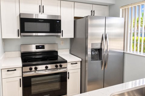Copropriété à vendre à Hialeah, Floride: 2 chambres, 83.61 m2 № 2421574 - photo 23