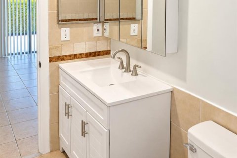 Copropriété à vendre à Hialeah, Floride: 2 chambres, 83.61 m2 № 2421574 - photo 6