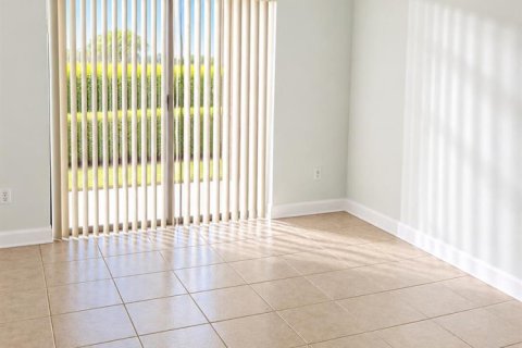Copropriété à vendre à Hialeah, Floride: 2 chambres, 83.61 m2 № 2421574 - photo 2