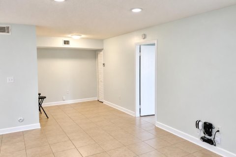 Copropriété à vendre à Hialeah, Floride: 2 chambres, 83.61 m2 № 2421574 - photo 27