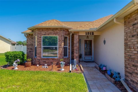 Villa ou maison à vendre à Port Orange, Floride: 2 chambres, 134.71 m2 № 2125146 - photo 4