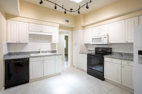 House in Winter Park, Florida 3 bedrooms, 199.55 sq.m. № 2108503 - photo 11