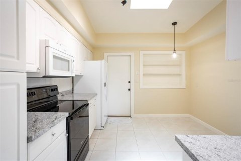 House in Winter Park, Florida 3 bedrooms, 199.55 sq.m. № 2108503 - photo 13