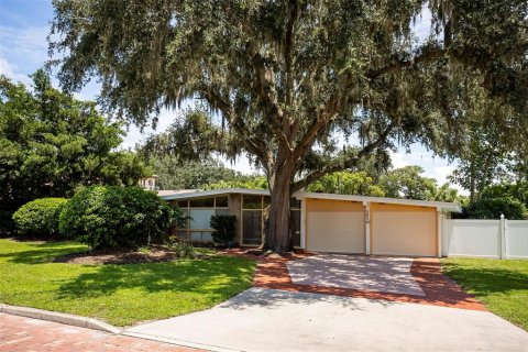 House in Winter Park, Florida 3 bedrooms, 199.55 sq.m. № 2108503 - photo 3