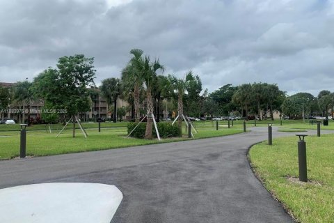 Condominio en venta en Pembroke Pines, Florida, 2 dormitorios, 76.09 m2 № 2012421 - foto 7