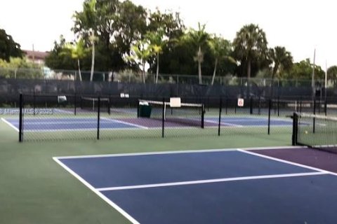 Condominio en venta en Pembroke Pines, Florida, 2 dormitorios, 76.09 m2 № 2012421 - foto 16