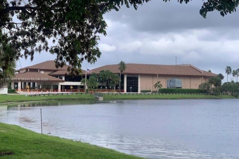 Condominio en venta en Pembroke Pines, Florida, 2 dormitorios, 76.09 m2 № 2012421 - foto 9