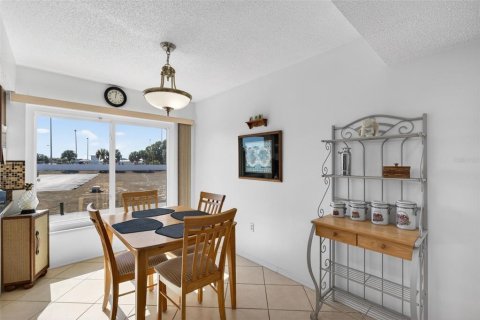 Copropriété à louer à Englewood, Floride: 2 chambres, 106.19 m2 № 2149564 - photo 6