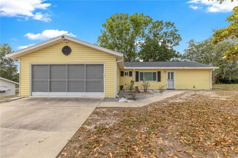 House in Ocala, Florida 3 bedrooms, 156.45 sq.m. № 2093596