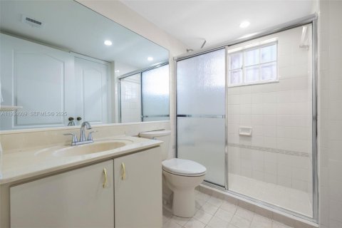 Condominio en venta en Hialeah, Florida, 2 dormitorios, 103.12 m2 № 1992738 - foto 17