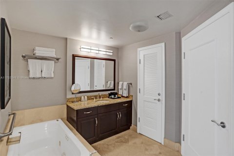 Condominio en venta en Miami Beach, Florida, 2 dormitorios, 138.98 m2 № 1860376 - foto 24