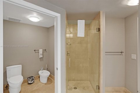 Condominio en venta en Miami Beach, Florida, 2 dormitorios, 138.98 m2 № 1860376 - foto 19