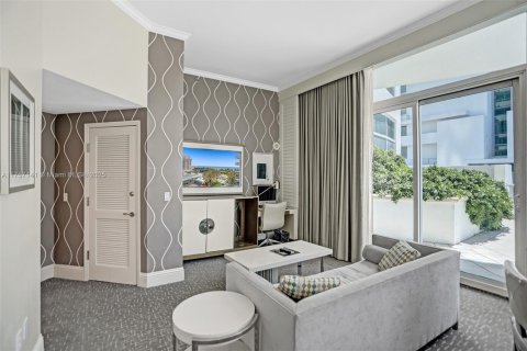 Condominio en venta en Miami Beach, Florida, 2 dormitorios, 138.98 m2 № 1860376 - foto 13