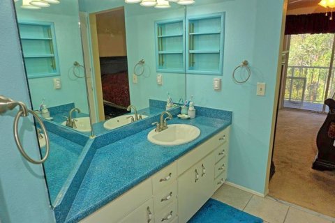 Townhouse in Lutz, Florida 2 bedrooms, 146.23 sq.m. № 2144797 - photo 21