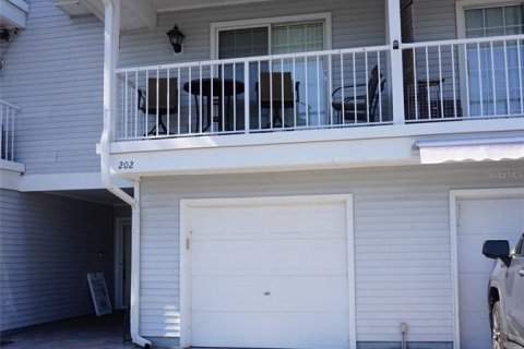 Townhouse in Lutz, Florida 2 bedrooms, 146.23 sq.m. № 2144797