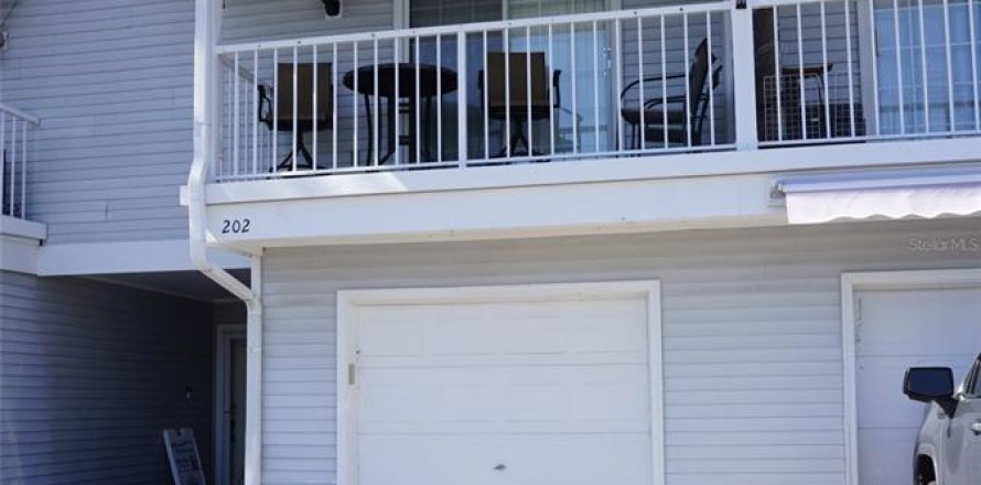Townhouse in Lutz, Florida 2 bedrooms, 146.23 sq.m. № 2144797