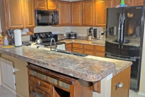 Townhouse in Lutz, Florida 2 bedrooms, 146.23 sq.m. № 2144797 - photo 3