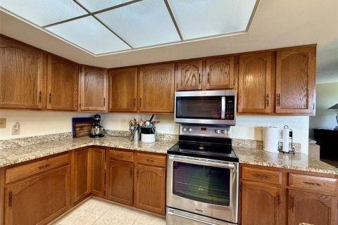 Condo in Punta Gorda, Florida, 3 bedrooms № 2102801 - photo 7