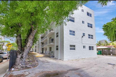 Condominio en alquiler en Miami, Florida, 2 dormitorios, 69.49 m2 № 1921884 - foto 17