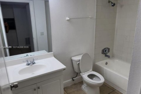 Copropriété à vendre à Pompano Beach, Floride: 3 chambres, 107.77 m2 № 2002577 - photo 9