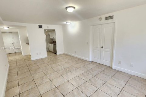 Copropriété à vendre à Pompano Beach, Floride: 3 chambres, 107.77 m2 № 2002577 - photo 2