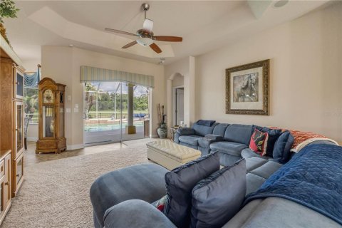 Casa en venta en New Smyrna Beach, Florida, 4 dormitorios, 190.45 m2 № 2143055 - foto 9