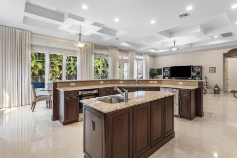 House in Delray Beach, Florida 5 bedrooms, 507.62 sq.m. № 2399856 - photo 11