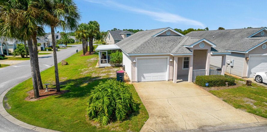 House in Panama City Beach, Florida 3 bedrooms, 117.89 sq.m. № 558642