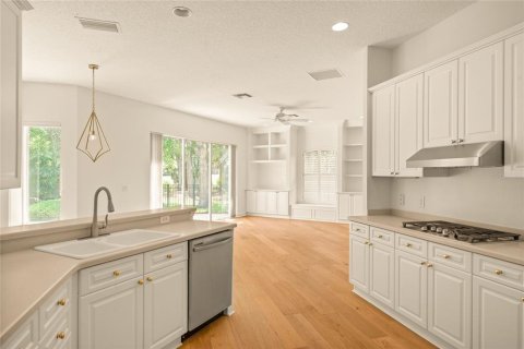 House in Longwood, Florida 4 bedrooms, 286.88 sq.m. № 1760017 - photo 19