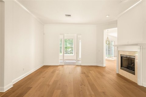 House in Longwood, Florida 4 bedrooms, 286.88 sq.m. № 1760017 - photo 4