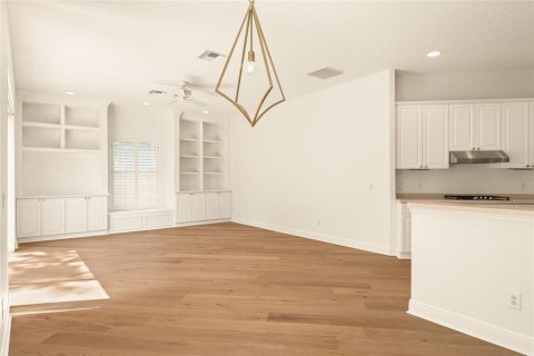 House in Longwood, Florida 4 bedrooms, 286.88 sq.m. № 1760017 - photo 11