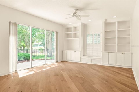 House in Longwood, Florida 4 bedrooms, 286.88 sq.m. № 1760017 - photo 13