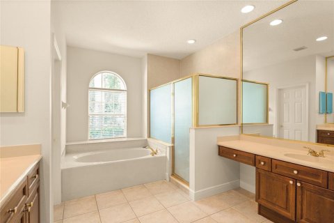 House in Longwood, Florida 4 bedrooms, 286.88 sq.m. № 1760017 - photo 24