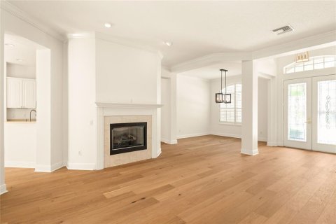 House in Longwood, Florida 4 bedrooms, 286.88 sq.m. № 1760017 - photo 6