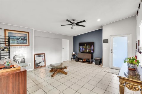 Villa ou maison à vendre à North Miami, Floride: 2 chambres, 142.51 m2 № 1920046 - photo 14