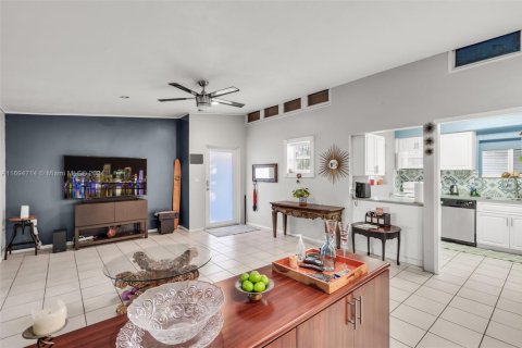 Villa ou maison à vendre à North Miami, Floride: 2 chambres, 142.51 m2 № 1920046 - photo 13