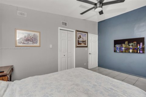 Villa ou maison à vendre à North Miami, Floride: 2 chambres, 142.51 m2 № 1920046 - photo 10