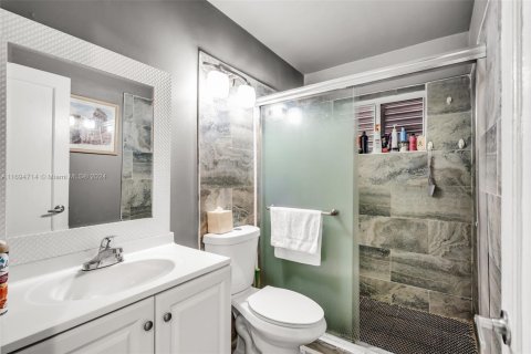 Villa ou maison à vendre à North Miami, Floride: 2 chambres, 142.51 m2 № 1920046 - photo 21