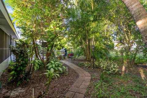 Villa ou maison à vendre à North Miami, Floride: 2 chambres, 142.51 m2 № 1920046 - photo 28