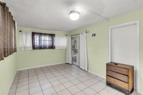 Villa ou maison à vendre à North Miami, Floride: 2 chambres, 142.51 m2 № 1920046 - photo 22