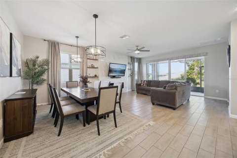 Villa ou maison à vendre à Clermont, Floride: 4 chambres, 192.77 m2 № 2344540 - photo 4