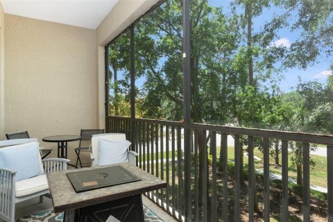 Townhouse in Saint Petersburg, Florida 3 bedrooms, 189.89 sq.m. № 1637609 - photo 12