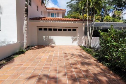 Купить виллу или дом в Корал-Гейблс, Флорида 6 спален, 297.47м2, № 2050301 - фото 9