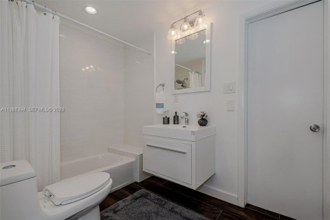 Купить виллу или дом в Корал-Гейблс, Флорида 6 спален, 297.47м2, № 2050301 - фото 15