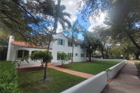 Купить виллу или дом в Корал-Гейблс, Флорида 6 спален, 297.47м2, № 2050301 - фото 3